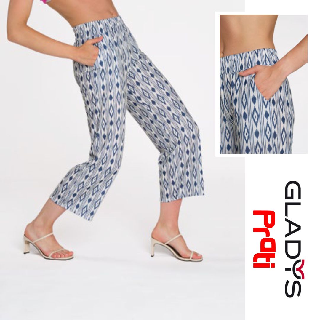 Porta il comfort estivo al tuo negozio con i pantaloni palazzo capri di #Gladys! 
Pantaloni fluidi e leggeri per offrire alle tue clienti la libertà di movimento di cui hanno bisogno durante le calde giornate estive, senza sacrificare lo stile.
Vi aspettiamo in magazzino dal lunedì al venerdì dalle 8:30.
Per info 0543 796500 ☎️ 
°
°
°

#prati_ingrosso #pratispa #donna #woman #clothes #moda #abbigliamento #continuativo #model #styling #outfit #like #shopping #madeinitaly #fashion #photooftheday #picoftheday #style #Reggiseno #slip #pinterest #fashionblog  #intimo  #fashionoftheday #lookoftheday #outfitoftheday  #MadeInItaly